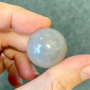 Bille en Quartz Rose Bleu (apaisement / connexion coeur - esprit) sphère [mes jolis cristaux]