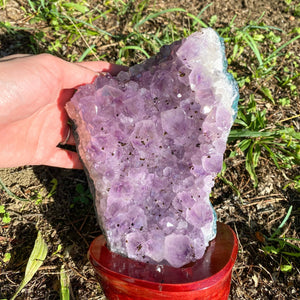 Druse d'Améthyste Uruguay sur socle 1,46kg (rechargement des pierres - élévation spirituelle) geode [mes jolis cristaux]