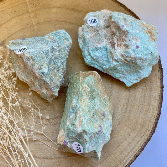 Rubis sur fuchsite brut (guérison du coeur / pardon / renouveau) Minerama