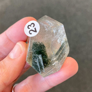 Quartz Lodolite (accès aux plans supérieurs et à ton Akasha)
