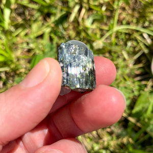 Tourmaline verte et/ou oeil de chat brute (intuition / équilibre / être plus centré - aligné)