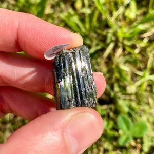 Tourmaline verte et/ou oeil de chat brute (intuition / équilibre / être plus centré - aligné)