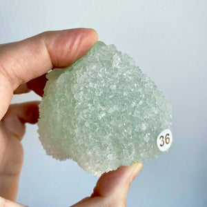 Fluorite verte brute cristallisée (lucidité / apaisement)