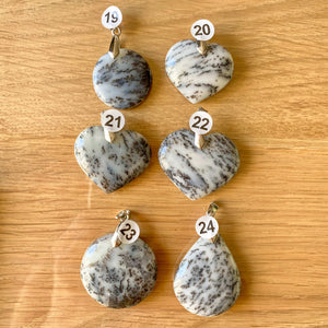 Pendentif en Opale Dendritique (lâcher prise / équilibre émotionnel)