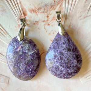 Pendentif en Lépidolite (anti-stress / bye la charge mentale)