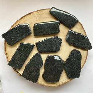 Hématite spéculaire (effet miroir / clarté mentale / apaisement)