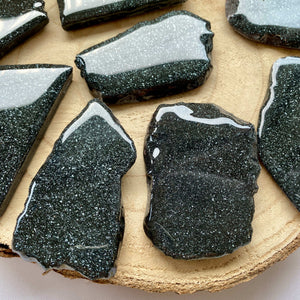 Hématite spéculaire (effet miroir / clarté mentale / apaisement)