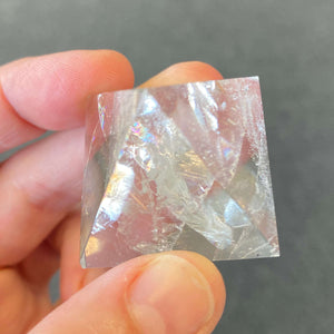 Pyramide en Cristal de roche (pont vibratoire / intuition)