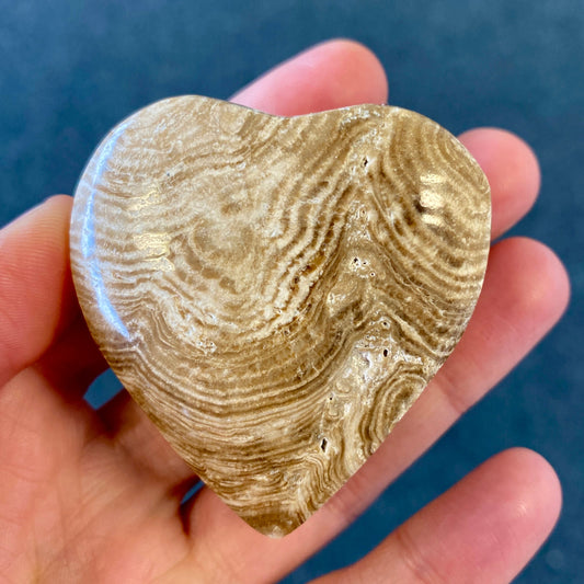 Coeur en Calcite Chocolat (stabilité / être dans l'instant présent) sainte marie