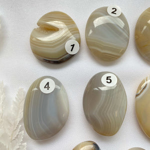Petit Galet en Agate (équilibre émotionnel / amour inconditionnel)