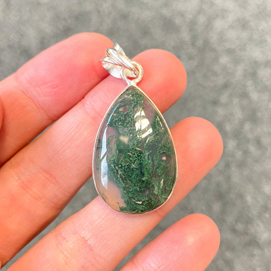 Pendentif Agate mousse serti argent (joie de vivre / sérénité) cyaleor