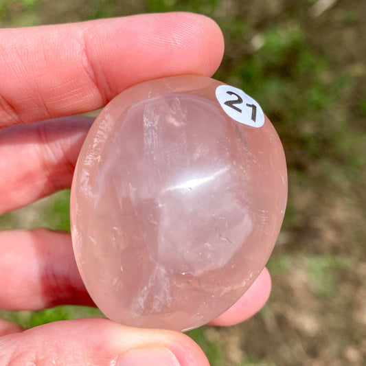 Galet de Quartz Rose étoilé (amour / apaisement / reliance céleste)