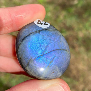 Galet Labradorite bleu, violet ou sunset (pierre de protection)