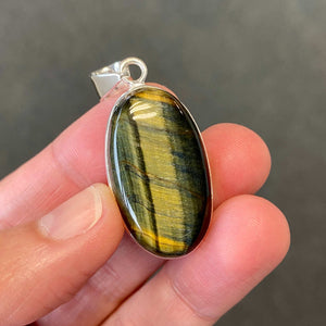 Pendentif Œil de faucon serti argent (clairvoyance / pierre de protection)