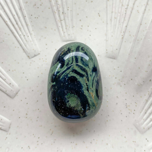 Pendentif percé en Jaspe Kambaba (harmonie / calme)