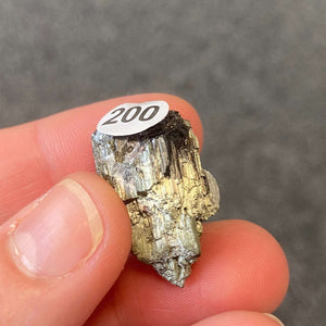 Tourmaline verte et/ou oeil de chat brute (intuition / équilibre / être plus centré - aligné)