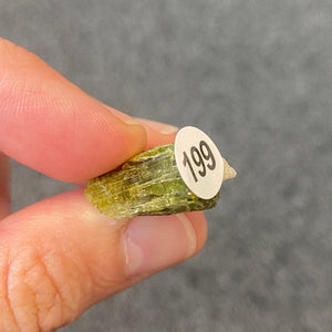 Tourmaline verte et/ou oeil de chat brute (intuition / équilibre / être plus centré - aligné) cristalina