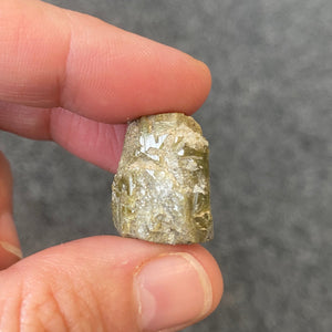 Tourmaline verte et/ou oeil de chat brute (intuition / équilibre / être plus centré - aligné) cristalina