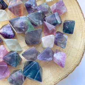 Fluorite Octaèdre brute (concentration / créativité) snow