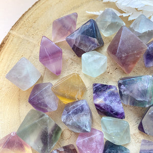 Fluorite Octaèdre brute (concentration / créativité) snow