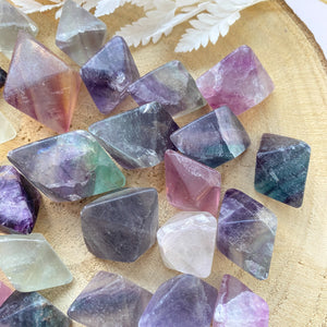 Fluorite Octaèdre brute (concentration / créativité) snow