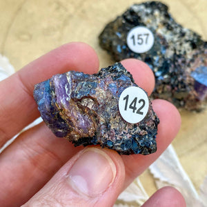 Corindon Saphir sur biotite