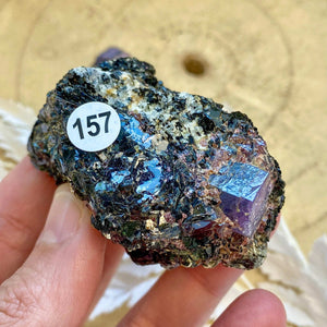 Corindon Saphir sur biotite