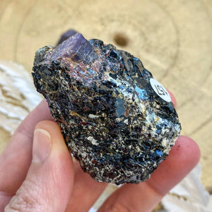 Corindon Saphir sur biotite