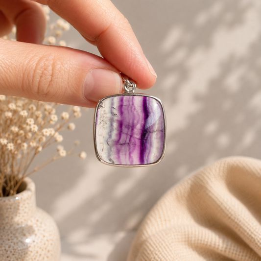 Pendentif en Fluorite serti argent 925 (créativité / concentration) sainte marie