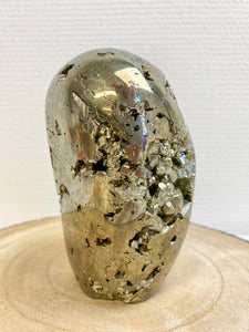 Forme Libre en Pyrite 1,4kg (abondance / chance) formes libres [mes jolis cristaux]