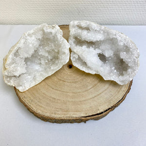 Demie Géode Cristal de roche taille M (rechargement des pierres / purification de la maison) geodes [mes jolis cristaux]
