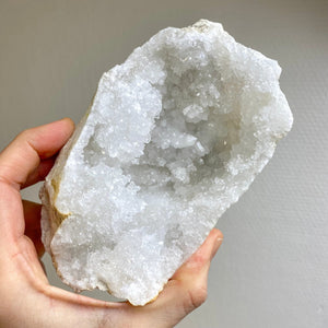 Demie Géode Cristal de roche taille M (rechargement des pierres / purification de la maison) geodes [mes jolis cristaux]