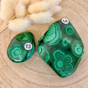 Forme libre en Malachite (favorise le changement dans votre vie) formes libres [mes jolis cristaux]