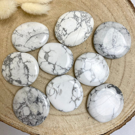 Galet de Howlite (concentration / équilibre) Galet [mes jolis cristaux]
