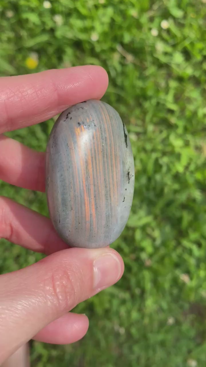 Galet de Labradorite sunset (pierre de protection)