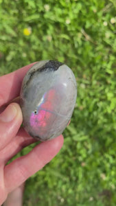 Galet de Labradorite sunset (pierre de protection)