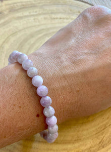 Bracelet Kunzite 6 ou 8mm (énergies maternelles / baisse de l'anxiété) bracelet [mes jolis cristaux]