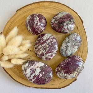 Galet de Tourmaline rose - Rubellite (ouverture du coeur) Galet [mes jolis cristaux]