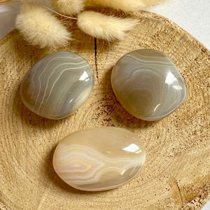 Galet en Agate (enthousiasme / joie) Galet [mes jolis cristaux]