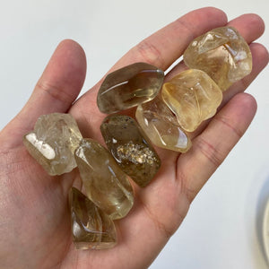Citrine naturelle (abondance / joie) pierres roulées [mes jolis cristaux]